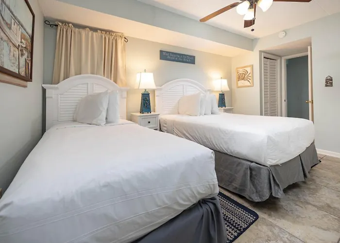 Apartment Island Winds East 602