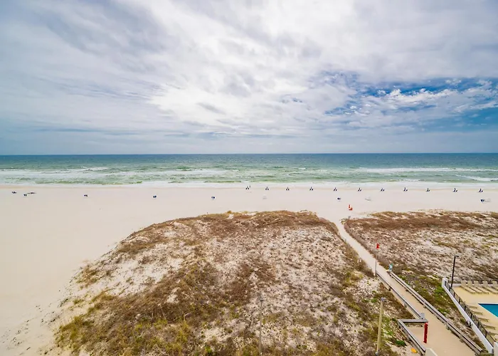 Apartment Island Winds East 602