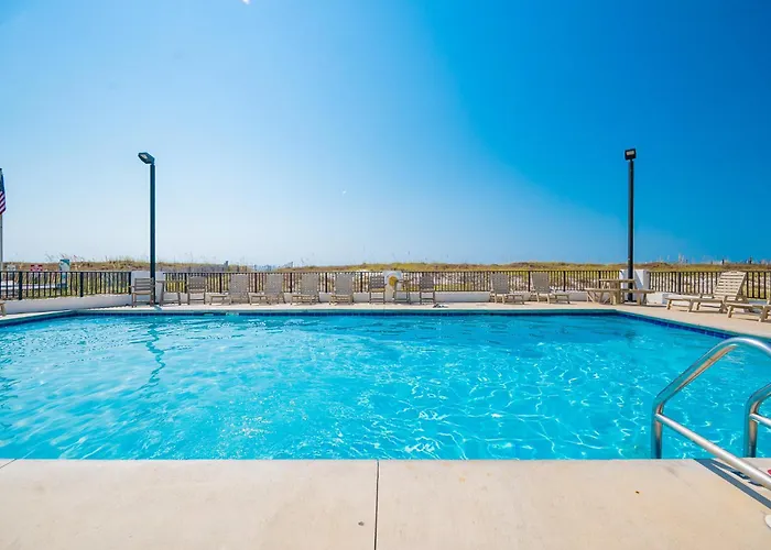 Apartment Island Winds East 602